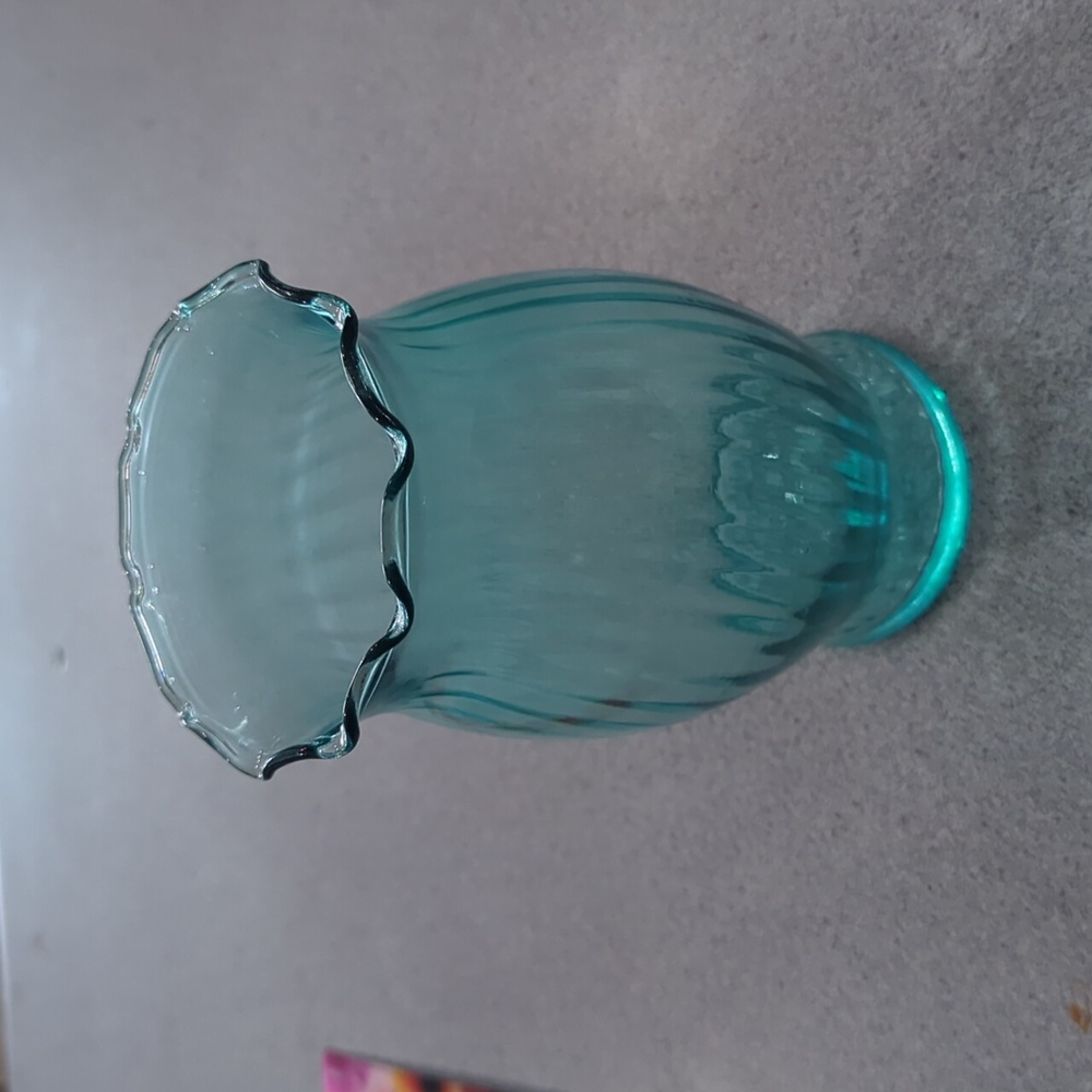 6 7/8 Vintage INDIANA GLASS Swirl Optic Fluted Blue Flower Vase Teal